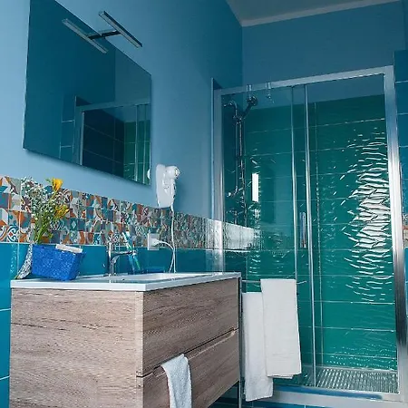 Rainbow Bed & Breakfast 4*