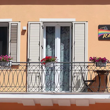 Bed and breakfast Rainbow 4*