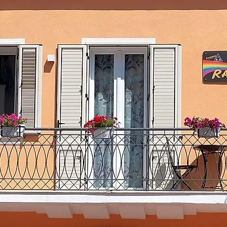 Bed & Breakfast Rainbow 4*