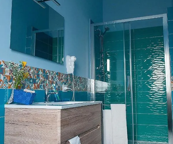 Rainbow Bed and breakfast 4*